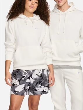 NWT Nike Men’s White Pullover Hoodie